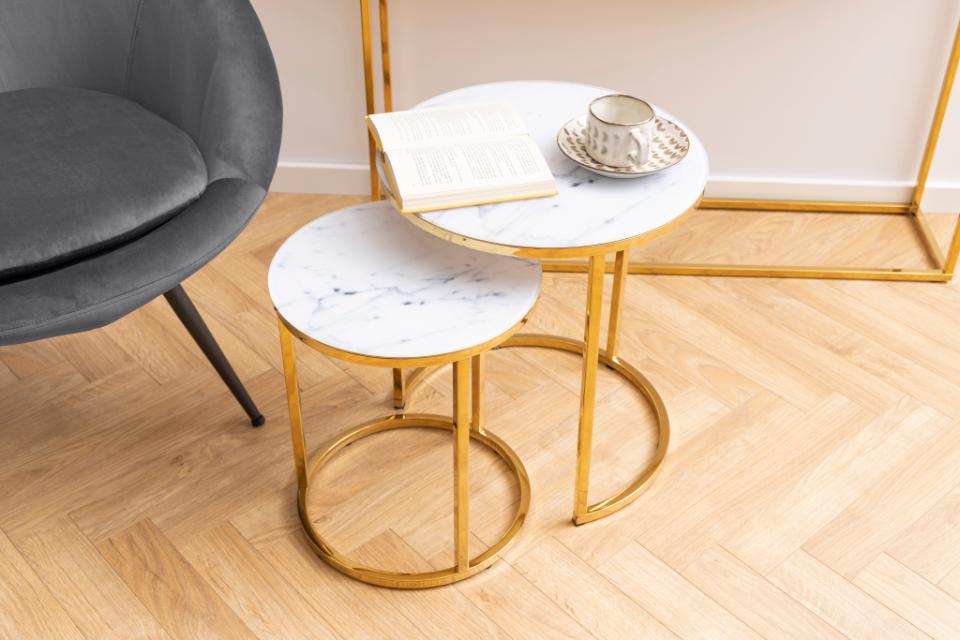 set dwóch marmurkowych stolików z okrągłym blatem Alisma Actona