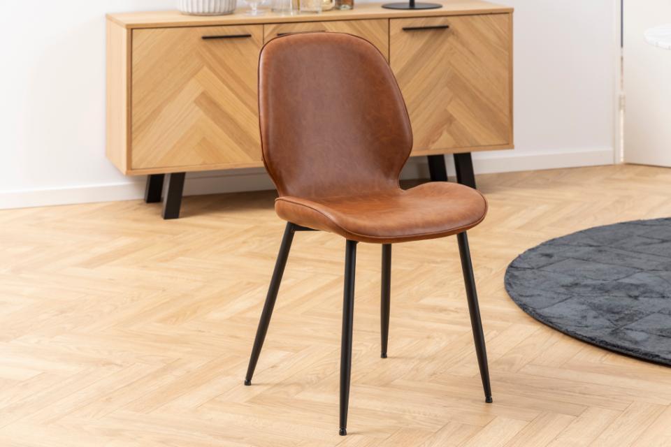 brązowe krzesło Actona Femke