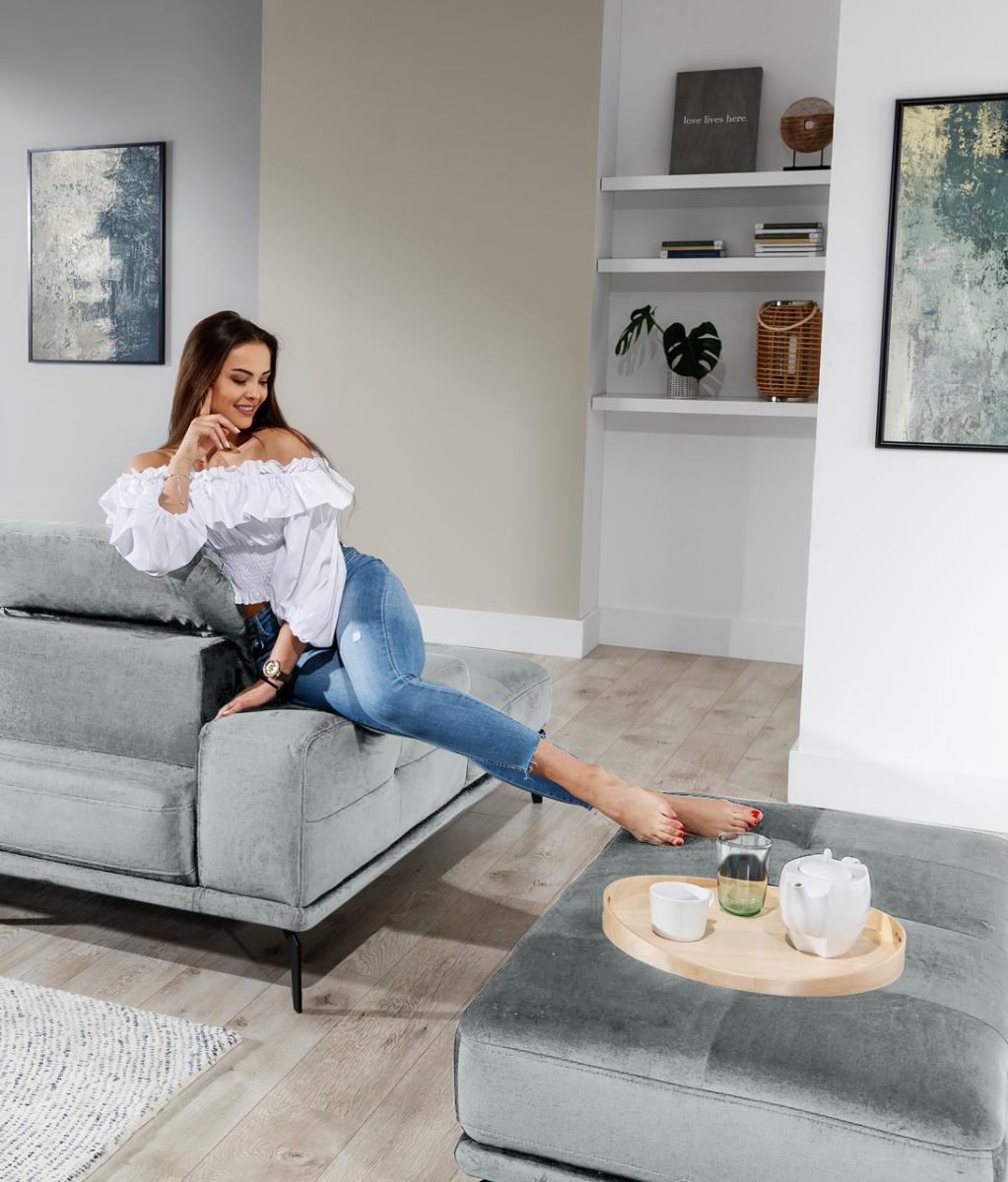 podnóżek do salonu