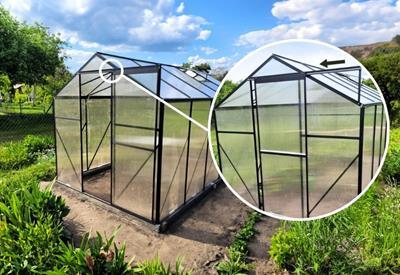 szklarnia ogrodowa z przesuwnymi drzwiami