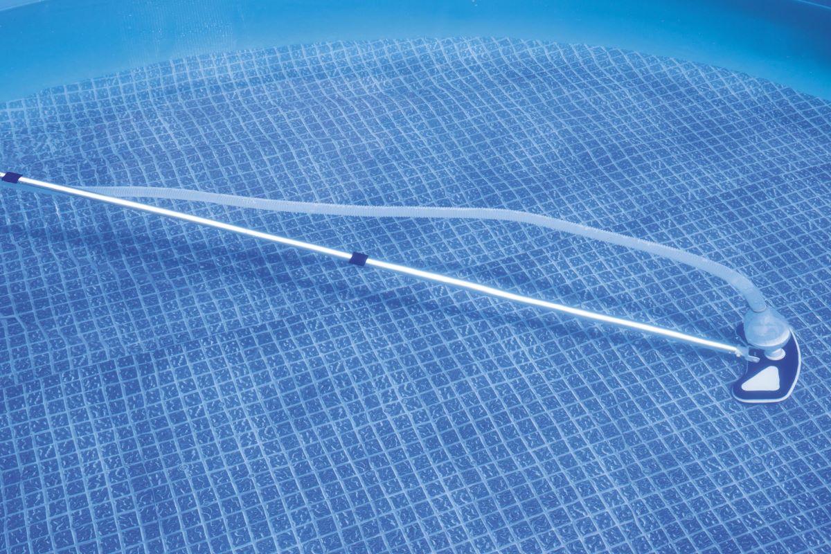 Odkurzacz do dna basenu