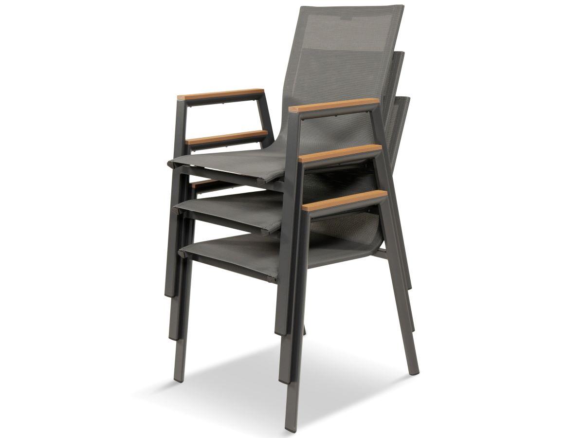 Sztaplowane krzesła