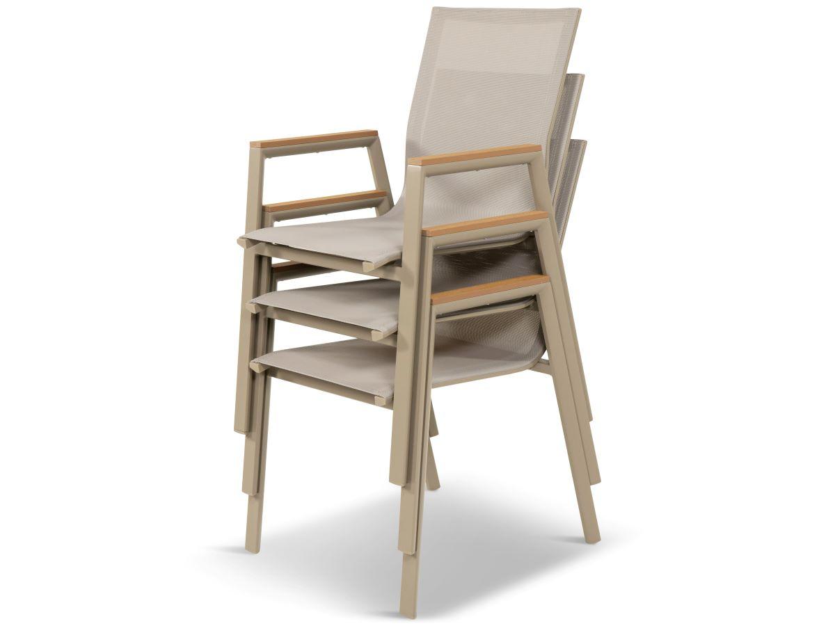 Sztaplowane krzesła