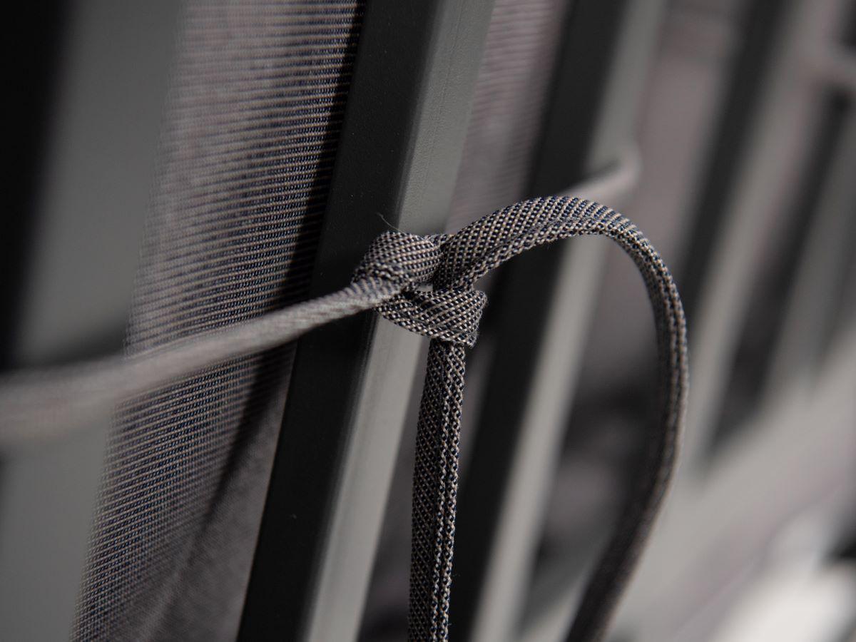 Poduszki oparciowe wyposażone w troczki