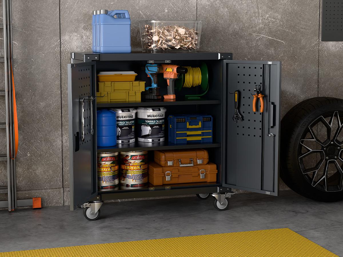 Mała szafka na narzędzia z kółkami