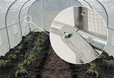 Ocynkowane rurki stalowe w tunelu foliowym Jasmin 4x6