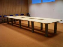 Stół konferencyjny dla 18 osób Rumba