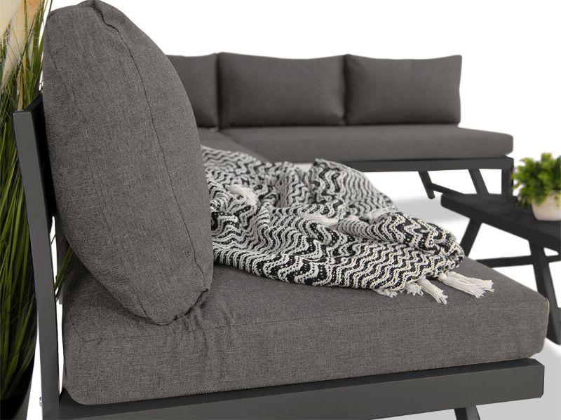 Narożnik do ogrodu z grubymi poduszkami