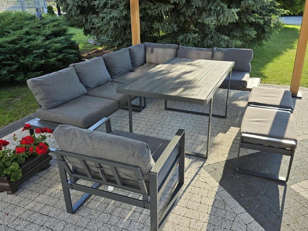 Panaon Corner z fotelem oraz stołem ogrodowym
