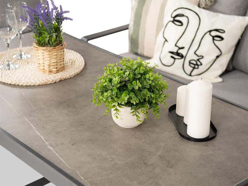 Szklany stół ogrodowy