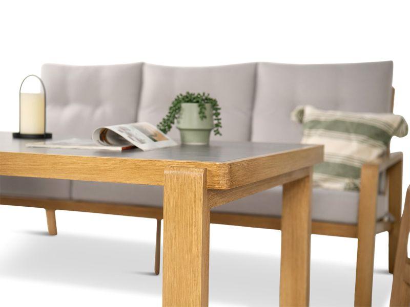 Duży stolik z blatem z hartowanego szkła