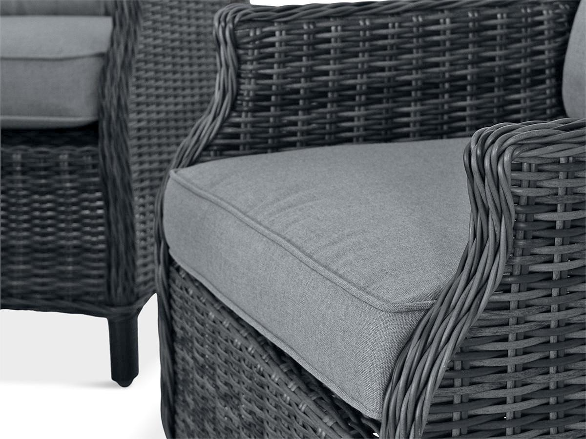 grube poduszki na fotele